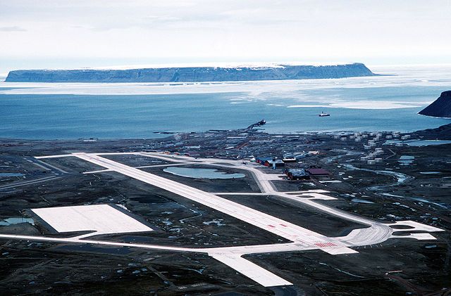 640px Thule Air Base aerial view groenland